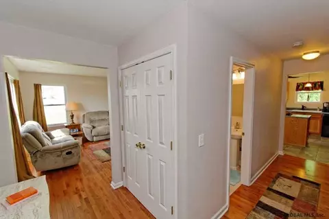 32 Sandy Ln, Selkirk, NY 12158 photo 5
