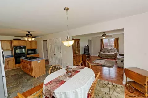 32 Sandy Ln, Selkirk, NY 12158 photo 8