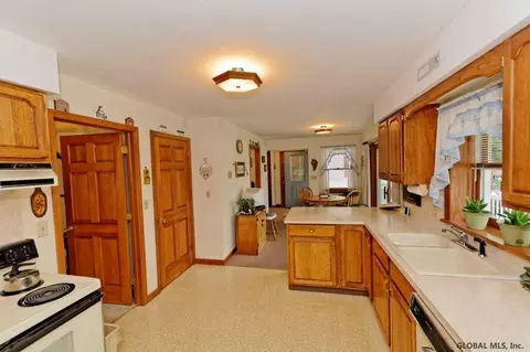 413 Mohawk Ave, Scotia, NY 12302 photo 9