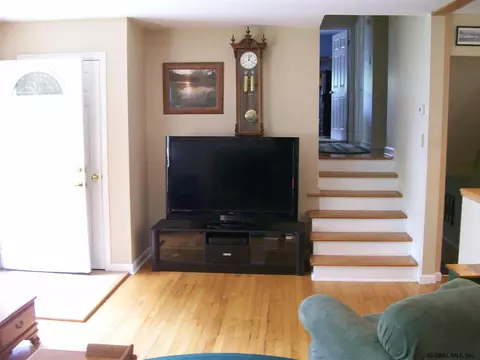31 Cedar Ln, Glenville, NY 12302 photo 4