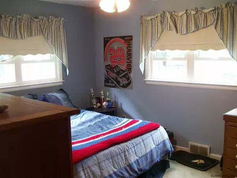 31 Cedar Ln, Glenville, NY 12302 photo 10