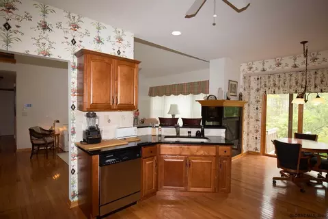 17 Walden Fields Dr, Delmar, NY 12054 photo 10