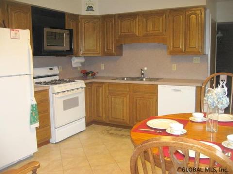4 Sunset Blvd, Waterford, NY 12188 photo 9