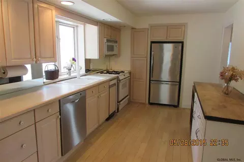 35 Fletcher Rd, Albany, NY 12203 photo 3