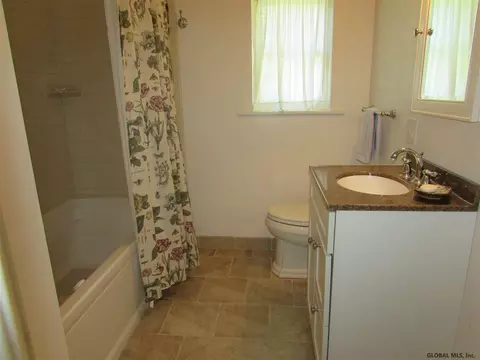 35 Fletcher Rd, Albany, NY 12203 photo 7
