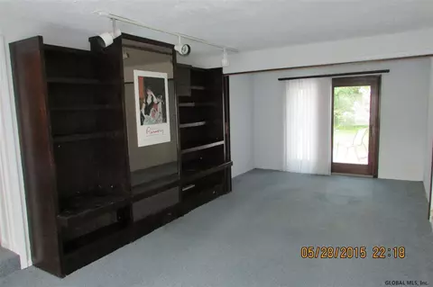 35 Fletcher Rd, Albany, NY 12203 photo 8