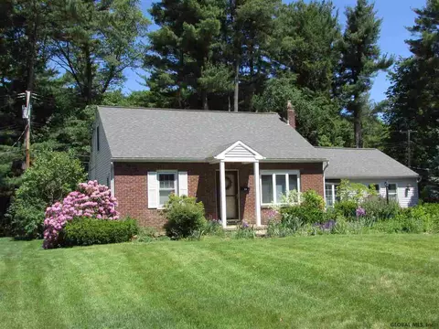 35 Fletcher Rd, Albany, NY 12203 photo 1