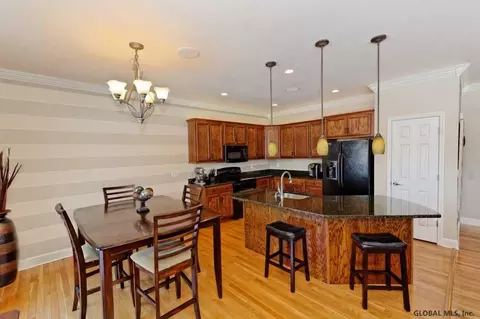 3 Sheldon Dr, Mechanicville, NY 12118 photo 3