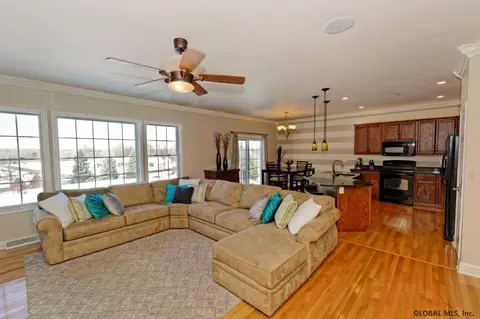 3 Sheldon Dr, Mechanicville, NY 12118 photo 8
