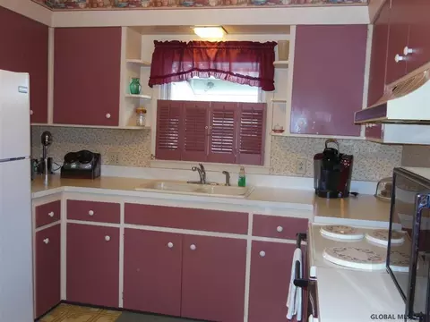 1348 Wing Ave, Schenectady, NY 12303 photo 14