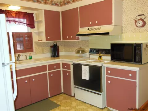 1348 Wing Ave, Schenectady, NY 12303 photo 13