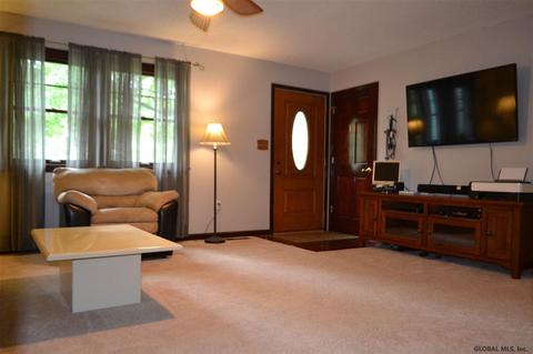 37 Kaatskill Way, Ballston Spa, NY 12020 photo 2