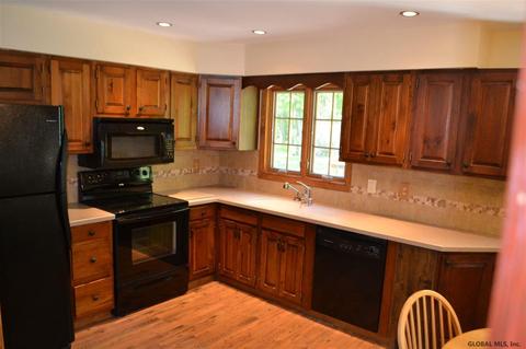 37 Kaatskill Way, Ballston Spa, NY 12020 photo 9