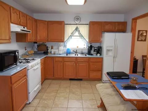 277 Fuller Rd, Amsterdam, NY 12010 photo 7
