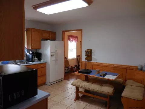 277 Fuller Rd, Amsterdam, NY 12010 photo 5