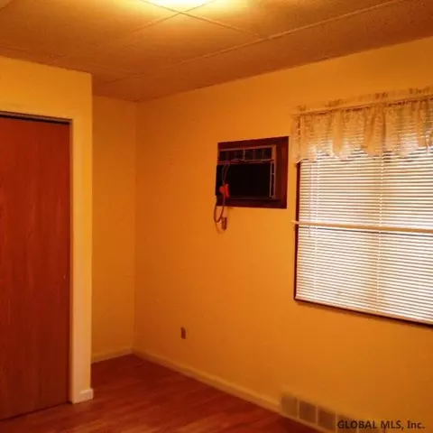 233 Cherry St, Schenectady, NY 12306 photo 7