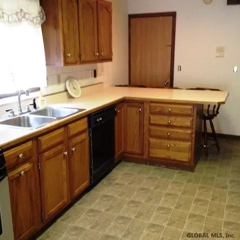 233 Cherry St, Schenectady, NY 12306 photo 4