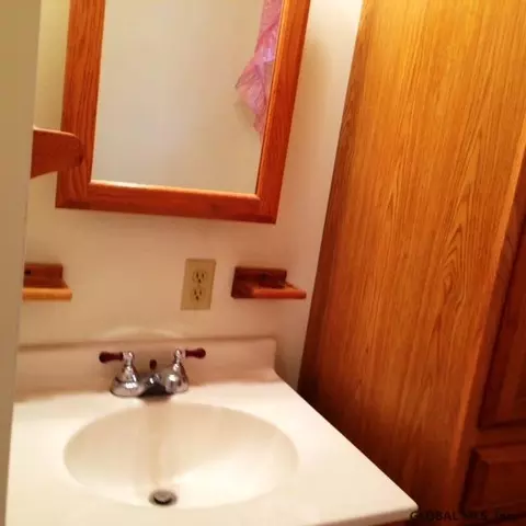 233 Cherry St, Schenectady, NY 12306 photo 9