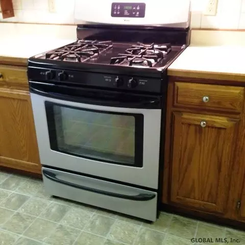 233 Cherry St, Schenectady, NY 12306 photo 6