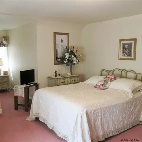 1676 Lenox Rd, Schenectady, NY 12308 photo 12