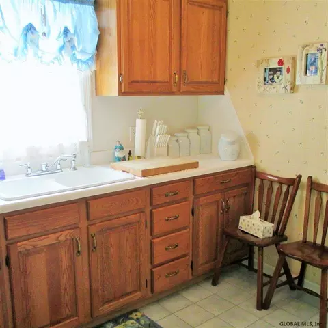 1676 Lenox Rd, Schenectady, NY 12308 photo 6