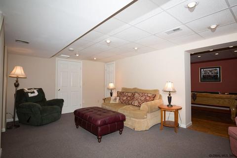 7 Christopher Way, Clifton Park, NY 12065 photo 17