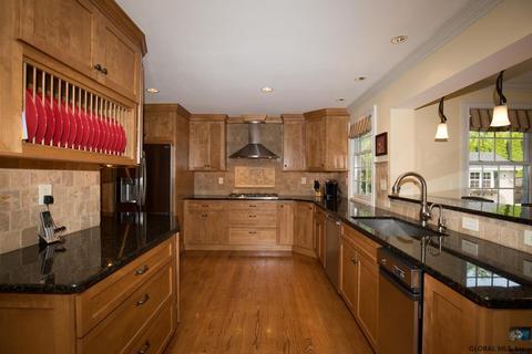 7 Christopher Way, Clifton Park, NY 12065 photo 5