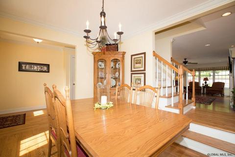 7 Christopher Way, Clifton Park, NY 12065 photo 2
