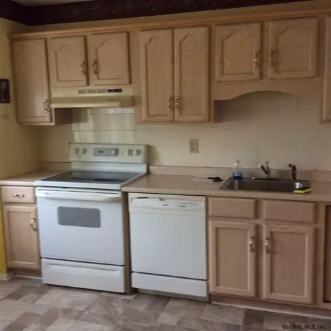 20 Eton Dr, Slingerlands, NY 12159 photo 6