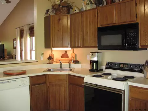 3 Cromwell Dr, Clifton Park, NY 12065 photo 9