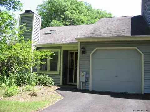 3 Cromwell Dr, Clifton Park, NY 12065 photo 3