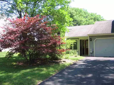 3 Cromwell Dr, Clifton Park, NY 12065 photo 1