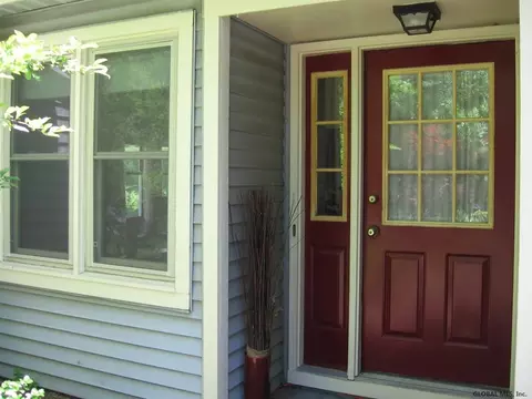 3 Cromwell Dr, Clifton Park, NY 12065 photo 4