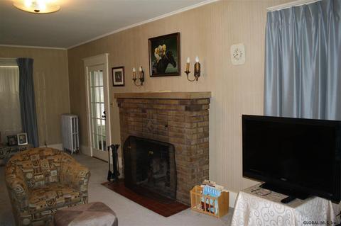 11 Rosa Rd, Schenectady, NY 12308 photo 3