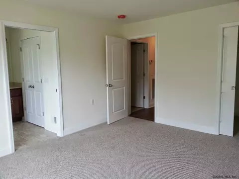 46 Kendall Dr, Delmar, NY 12054 photo 13