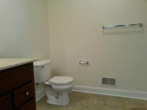 46 Kendall Dr, Delmar, NY 12054 photo 14