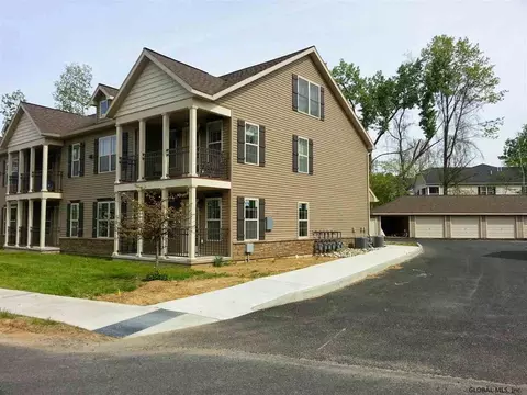 46 Kendall Dr, Delmar, NY 12054 photo 4