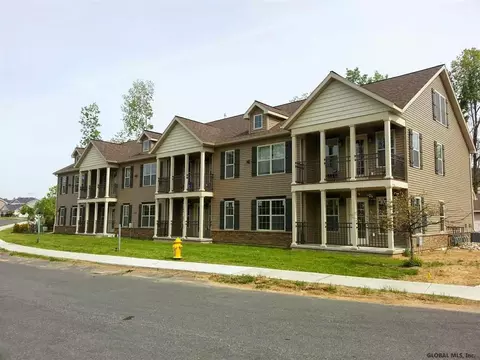 46 Kendall Dr, Delmar, NY 12054 photo 2