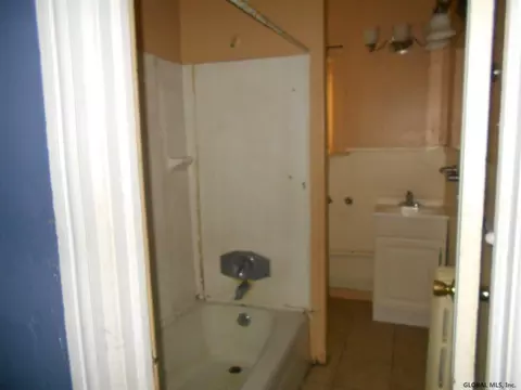 961 Maple Ave, Schenectady, NY 12307 photo 14