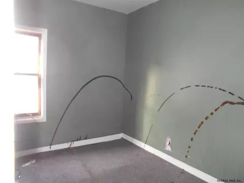 961 Maple Ave, Schenectady, NY 12307 photo 13