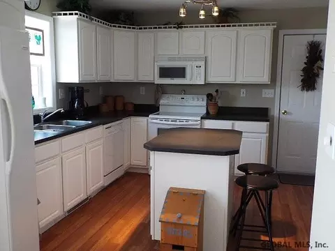 182 Mosher Rd, Amsterdam, NY 12010 photo 4