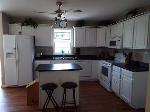 182 Mosher Rd, Amsterdam, NY 12010 photo 3