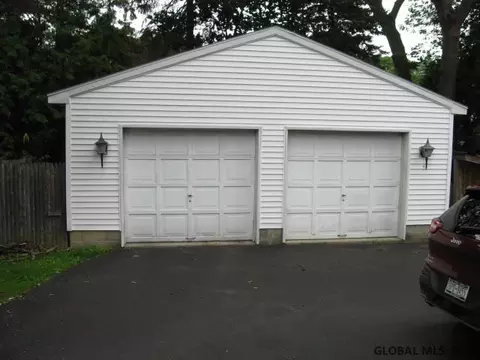 1159 Mcclellan St, Schenectady, NY 12309 photo 18