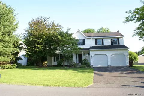 37 Bobwhite Dr, Glenmont, NY 12077 photo 1