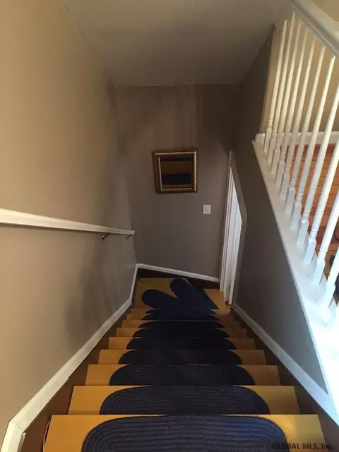 909 Hazelwood Ave, Schenectady, NY 12306 photo 9
