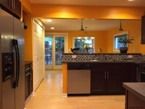 33 Pine St, Oneonta, NY 13820 photo 5