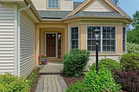 23 Walden Fields Dr, Delmar, NY 12054 photo 2