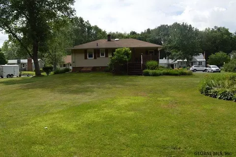 24 Michael Dr, Schenectady, NY 12303 photo 12