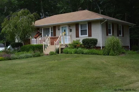 24 Michael Dr, Schenectady, NY 12303 photo 16