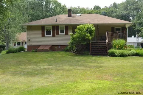 24 Michael Dr, Schenectady, NY 12303 photo 14